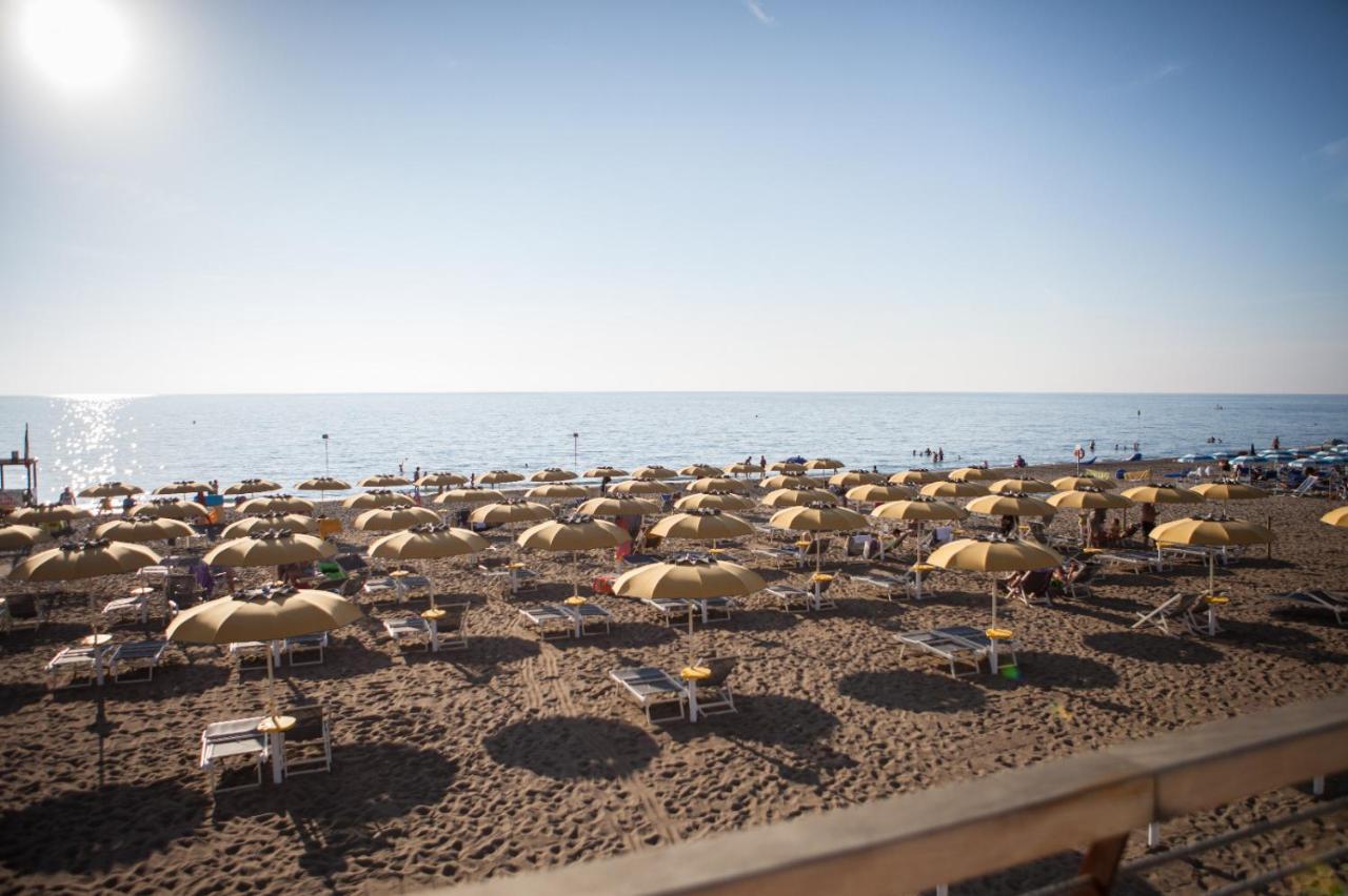 Apartamento Gemma A Solo 100M. Dal Mare Marina di Castagneto Carducci Exterior foto